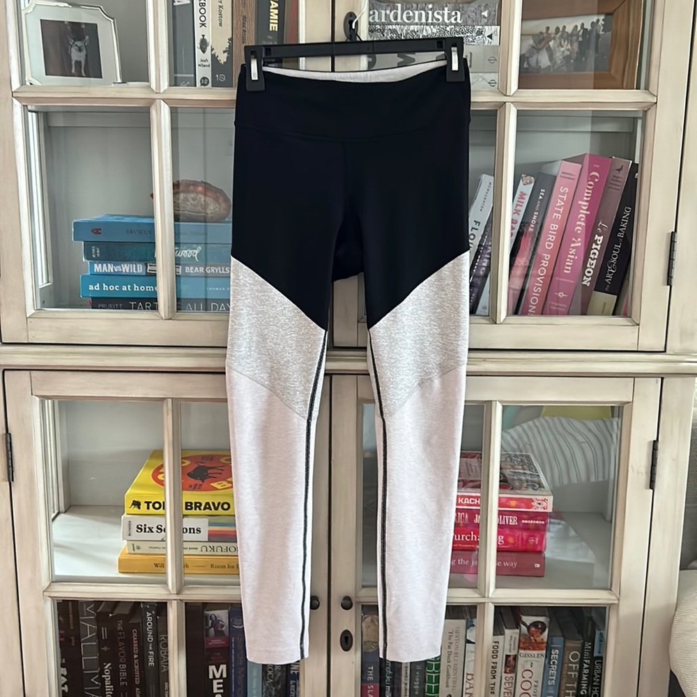 Outdoor Voices Tri color leggings Small